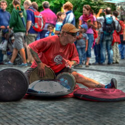 Cooler Straßenmusiker