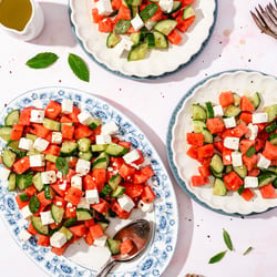 Wassermelonensalat mit Feta – hartes Licht