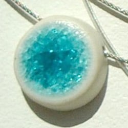 Kette: Porzellian und Flaschenglass
