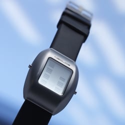 Neolog Uhr