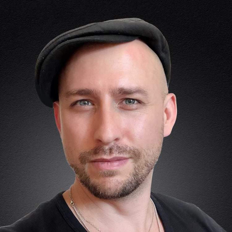 Freelance Creative Director & Digital Product Designer (UI/UX/AI) Christoph Gey