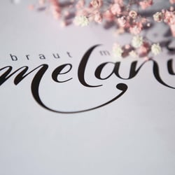 Schriftzuggestaltung für Brautmoden Melanie