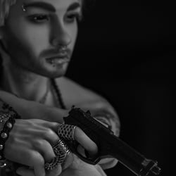 Bill Kaulitz ‚Love who loves you back‘ Shot