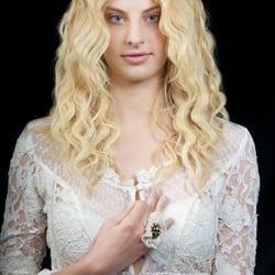 Anna by IMM Europe, Haare & Make Up Julia Heiermann by Liga West, Styling Julie Bouton