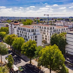 Drohnenfoto des Studentenwohnheims in der Dotzheimer Strasse in Wiesbaden. Fotografiert mit der DJI Mavic 2 Pro für die Baufirm