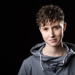 Porträt Jasmin im Fotostudio