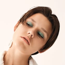 H Motiv03 JG Shiseido 043 finalCMYK
