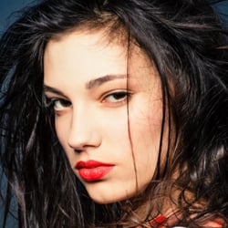 Yvonne 02