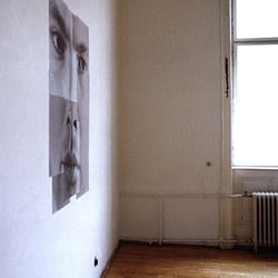 IN BETWEEN. Rauminstallation 1994