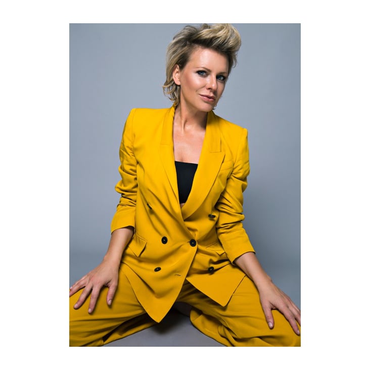 yellow suit, modelshoot