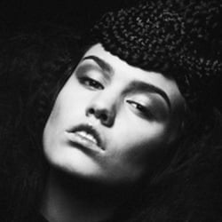 Editorial „Warrior“
