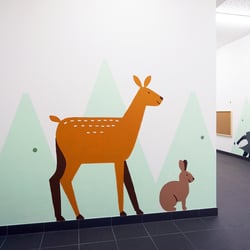 Wandgestaltung für den Kindergarten Fun & Care in Wien