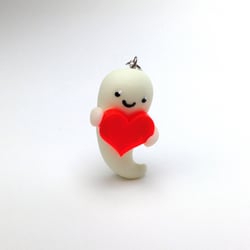 Boo mit Acryl-Herz