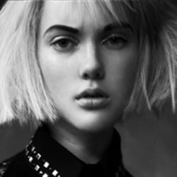 Editorial Vogue Italia Online Magazine