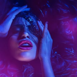 bloodflows  Photographer: Hart Worx / Hartmut Nörenberg  Hair & Make-Up: Lisa Bo  Grooming / Styling: von mir / Musitowski 