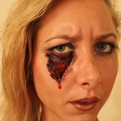 aufgerissenes Auge