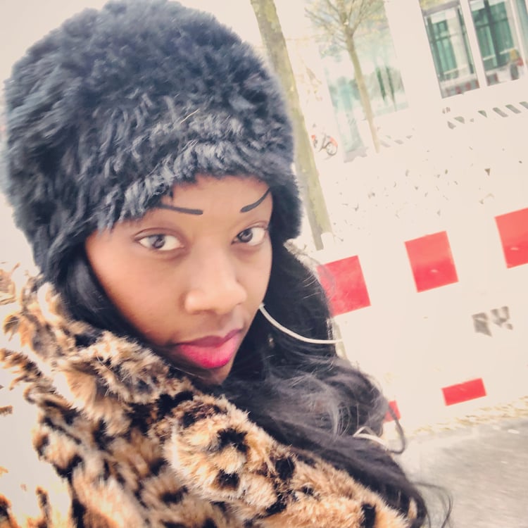 Yolaine Wallace