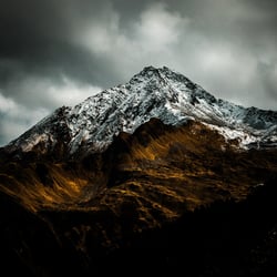 Serie ROUGH I.  Konzept / Fotografie / Bildbearbeitung / Retusche.