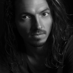 Model: Rene M