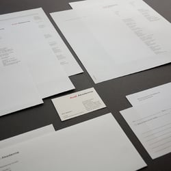 Neues Corporate Design der Audi Akademie, Ingolstadt. Eine umfassende Überarbeitung aller Drucksachen, entstanden bei schnelle