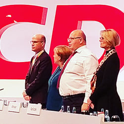 Maske für NTV CDU Parteitag