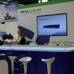 next-Messestand-Display-Bar