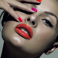 Make Up: Anna Tsoulcha Model:Hannah B Fotograf: Krystina Woldanowski