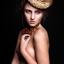 Auszüge aus meinem Mode- und Portraitportfolio.
