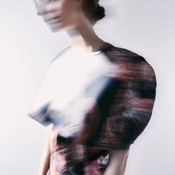 hotography and Reouch: Tavinho Costa Make-up Artistin: Marleen Riemen Styling und Produktion: Carina Musitowski