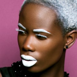 photo: Tamara Hansen Photography model: Sarah @ modeldistrict Hair&makeup: Agnes Hecking styling: von mir / C.  Musitowski