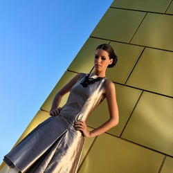 Mode on location; Mode: iosoy; H&M: Ivanka Radan; Model: Julia