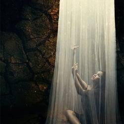 underground | model: Diana | hair & make up: Barbara Maria Hutter | photographer: Andreas Bübl