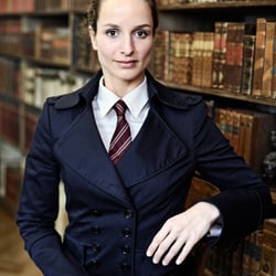Lara Joy Körner — Privatbibliothek