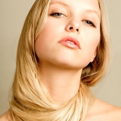 Photo: sophie daum, model: lotti, @luisamodels, mua: hjørdis supplieth