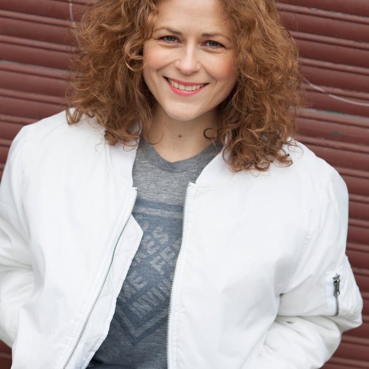 Leonie Adam