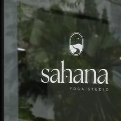Türbeschriftung Sahana Yogastudio