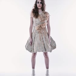 hotography and Reouch: Tavinho Costa Make-up Artistin: Marleen Riemen Styling und Produktion: Carina Musitowski