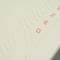 Herzlichen Dank geprägt