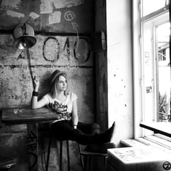 Alexa Schauspielerin Budapest (1 von 1)