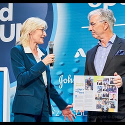 Mirjam Rösch, neue Consumer-Optics-Vorsitzende bei SPECTARIS – Mister Augenoptik“ Josef May übergibt sein Amt
