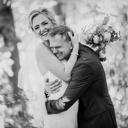 Authentische Hochzeitsfotografie und Brautpaarfotoshootings Köln – Hochzeitsfotograf Dorina Köbele-Milas