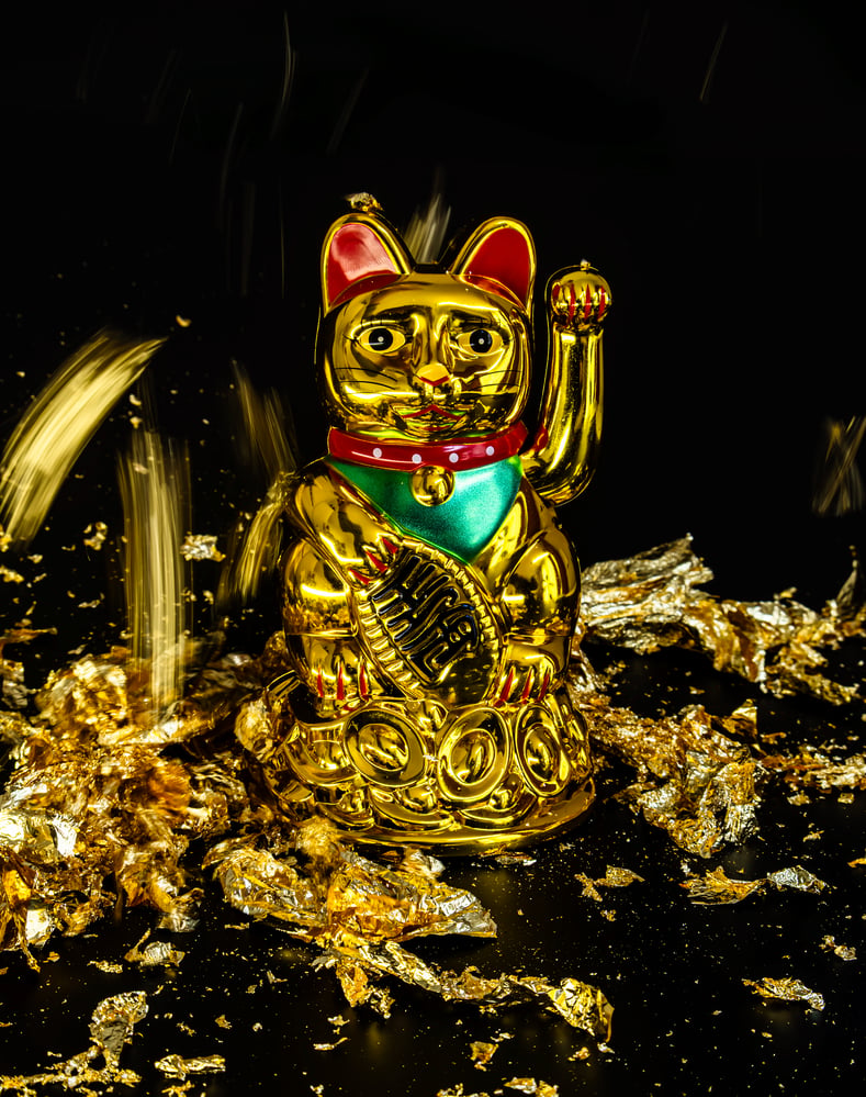 Fragrance Campaign: Golden Rain Effect