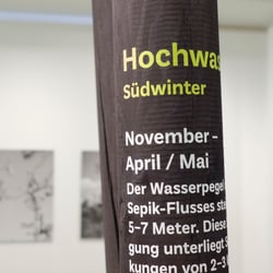Pfahl mit Infotext