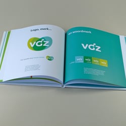 VGZ Brand Book / Spread
