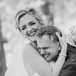 Authentische Hochzeitsfotografie und Brautpaarfotoshootings Köln – Hochzeitsfotograf Dorina Köbele-Milas