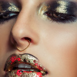 Goldregen Foto: Tetty / Make-up: Daniela Schatz