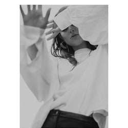 Fotografie: Jana Jukebal Model: Lara-Joy Gerstler MUA: Kristina Velko Styling: Charlotte Gottfried