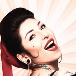 Pin Up Fotoshooting Freiburg Fotostudio kreativpixel in Freiburg Fotografenmeister in Freiburg Pascal Jesser Photoshop Profi Ph