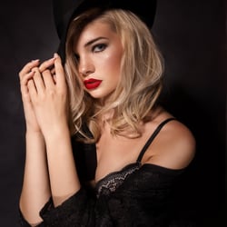 Published @ Elegant Magazin