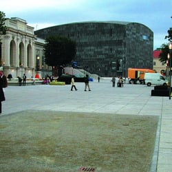 MOVING GALLERY. Performance 2001 – 2003